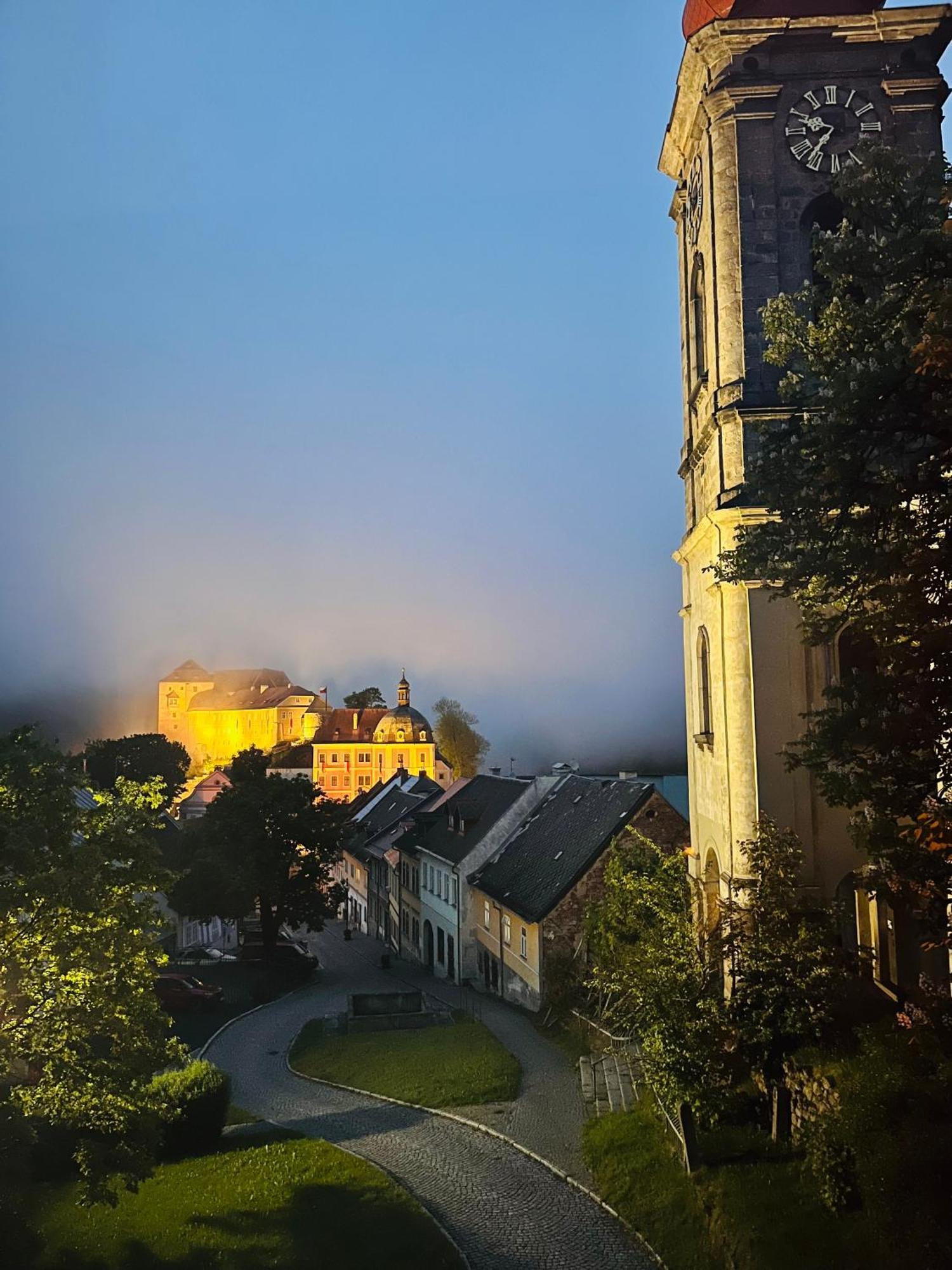 Na Nebi 187 Lejlighedshotel Bečov nad Teplou Eksteriør billede