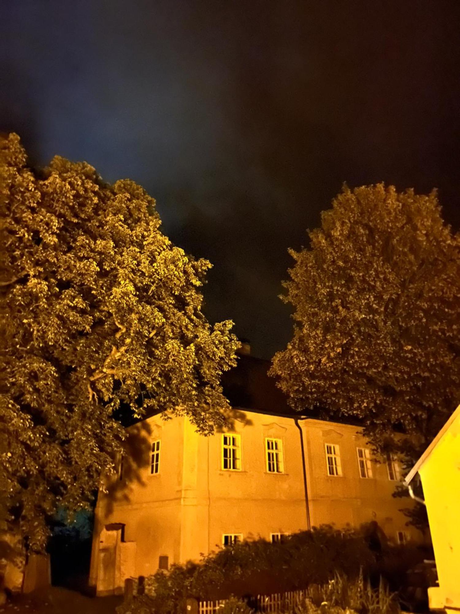 Na Nebi 187 Lejlighedshotel Bečov nad Teplou Eksteriør billede