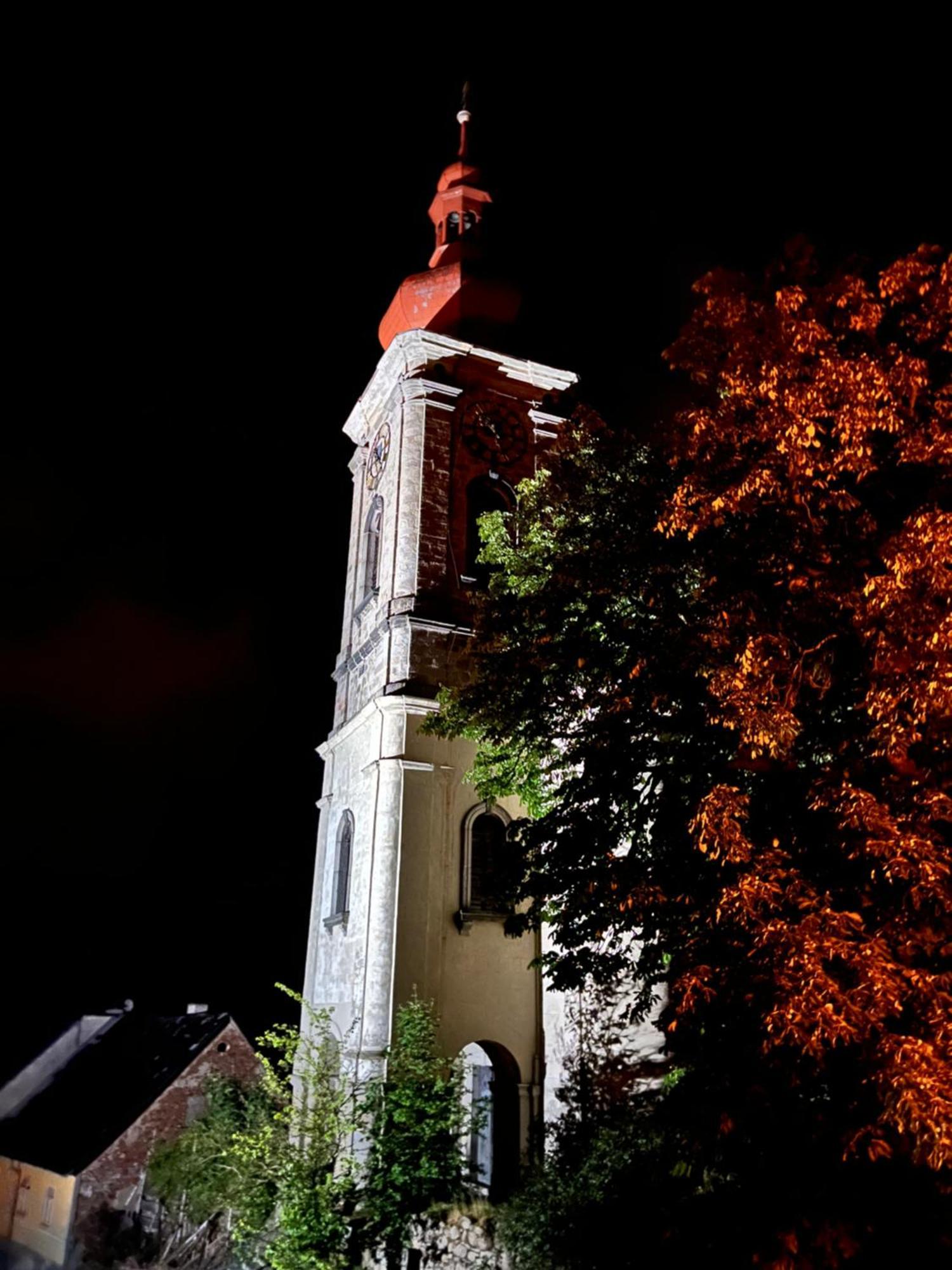 Na Nebi 187 Lejlighedshotel Bečov nad Teplou Eksteriør billede