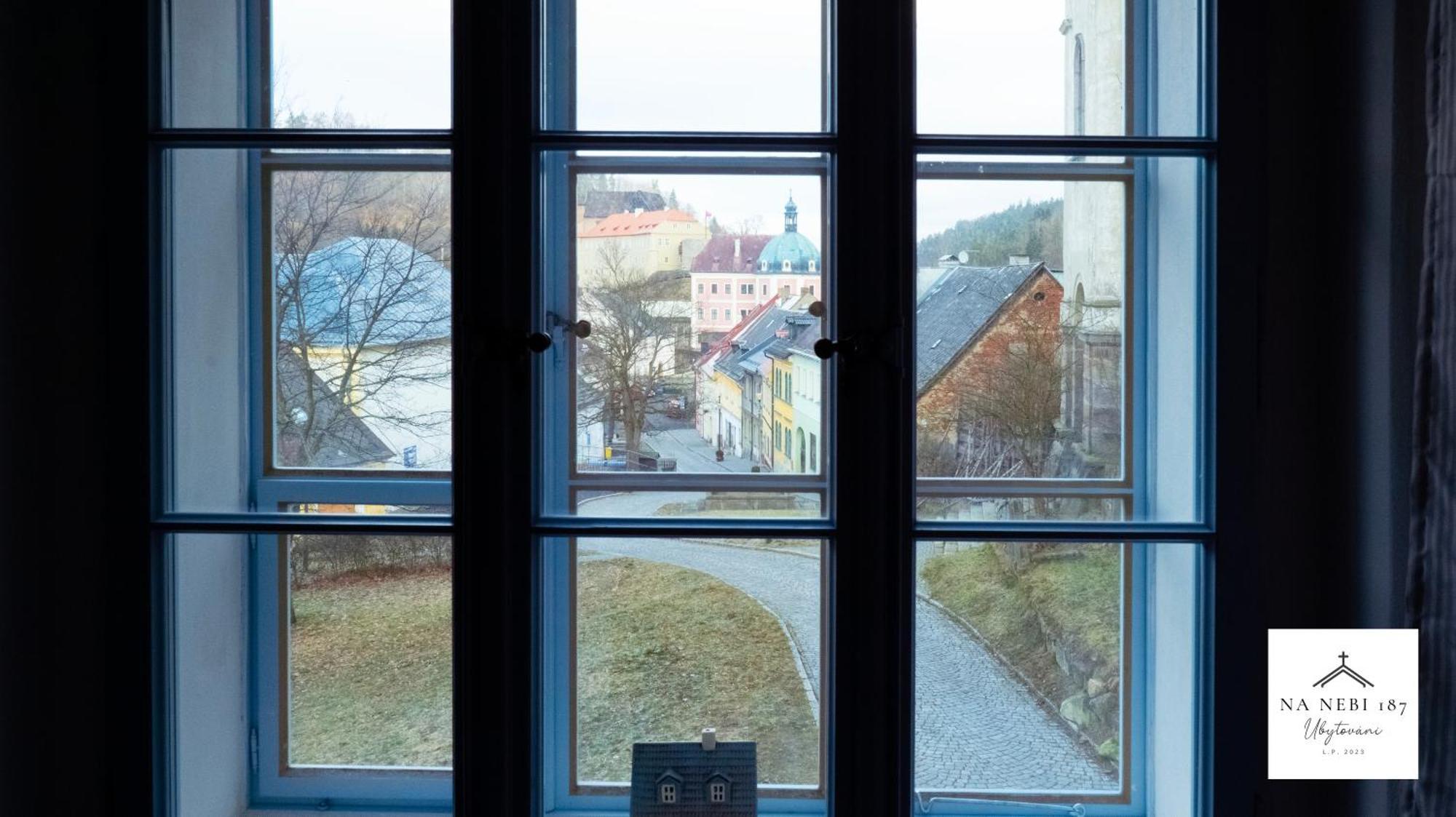 Na Nebi 187 Lejlighedshotel Bečov nad Teplou Eksteriør billede
